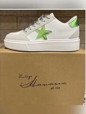 Vintage Havana Green Star Sneakers; Size 7.5